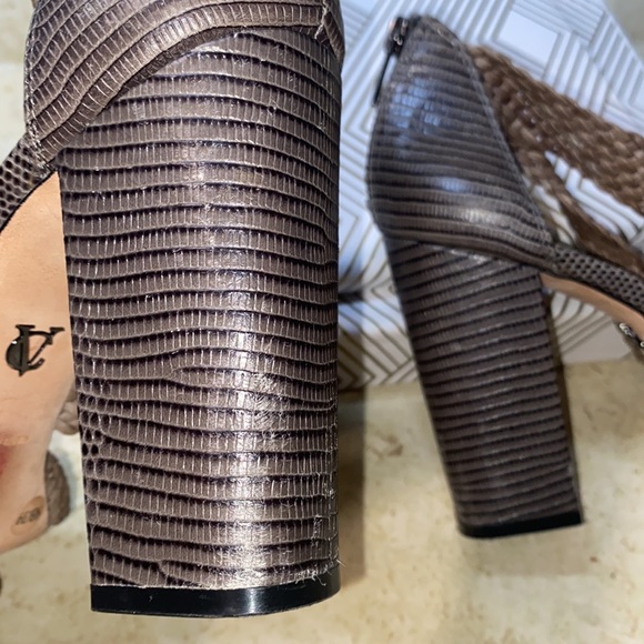Vince Camuto signature sandals size 9 - Picture 6 of 7